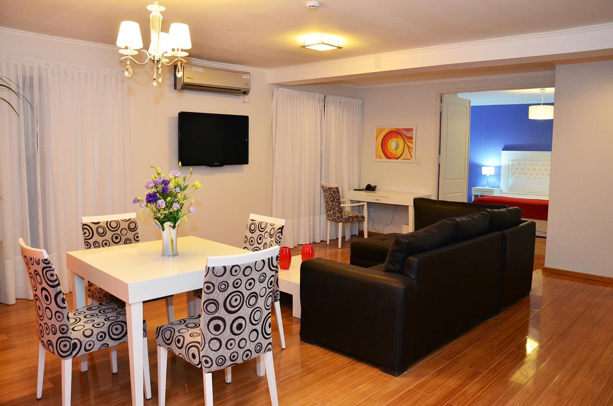 Le Parc Hotel & Suite Villa María Екстериор снимка